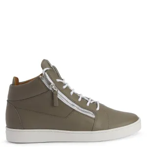 Giuseppe Zanotti Kriss