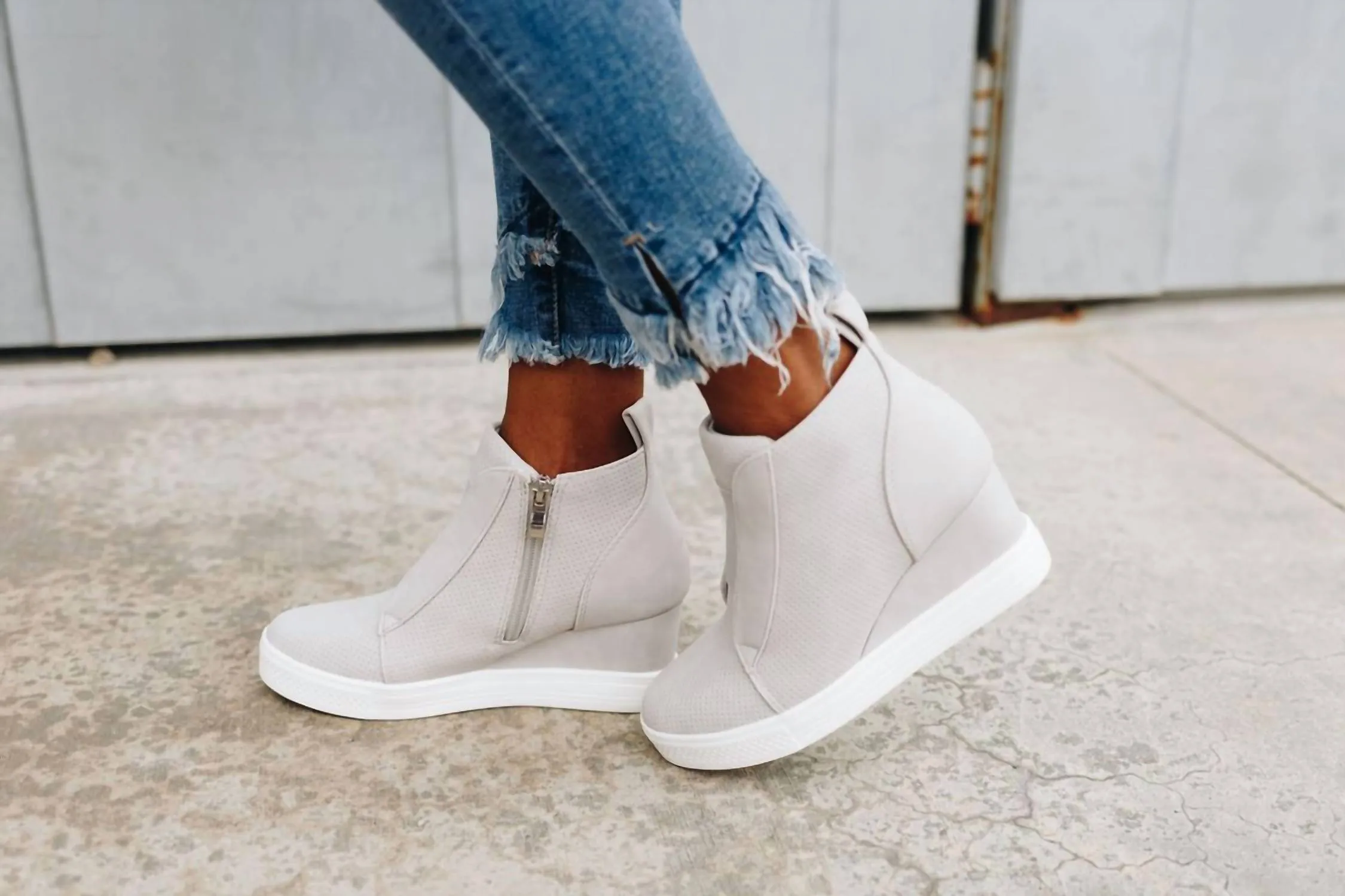 Hole In One Suede High Tops Wedge Sneaker In Light Gray