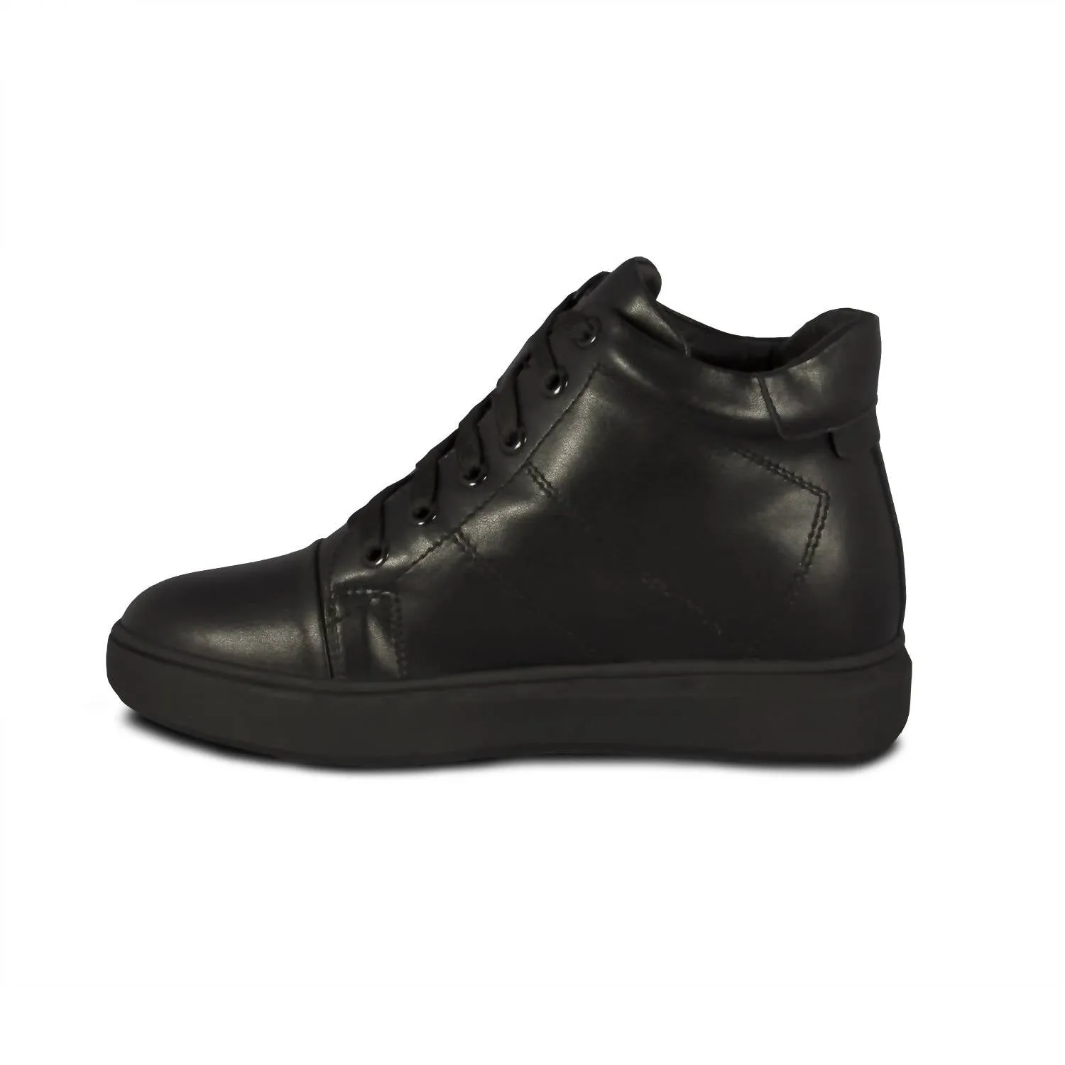 Ladies Lea Sneaker In Black