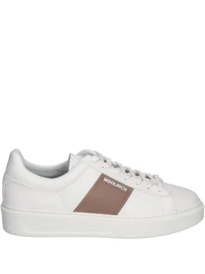 White Sneakers With Lace-Up Fastening
