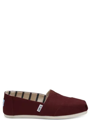 Women Classic Alpargatas Sneakers In Black Cherry