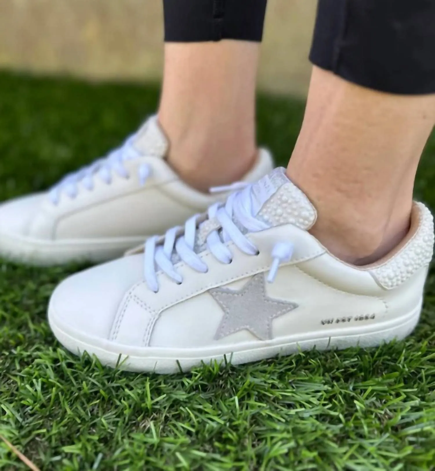 Women Isa Pearl Sneaker In White