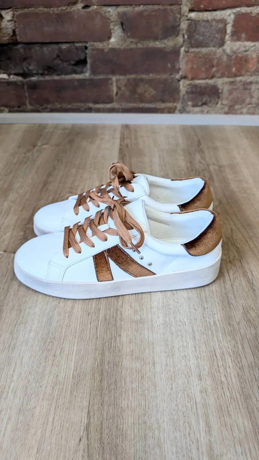 Women No Chaser Sneaker In Cinnamon