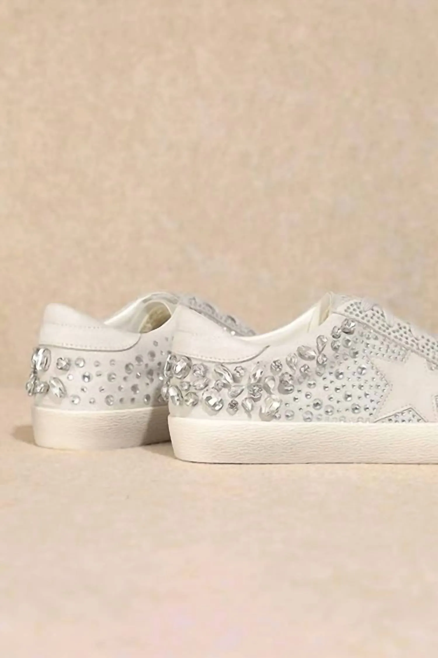 Women Sparkle And Shine Sneakers In Silver