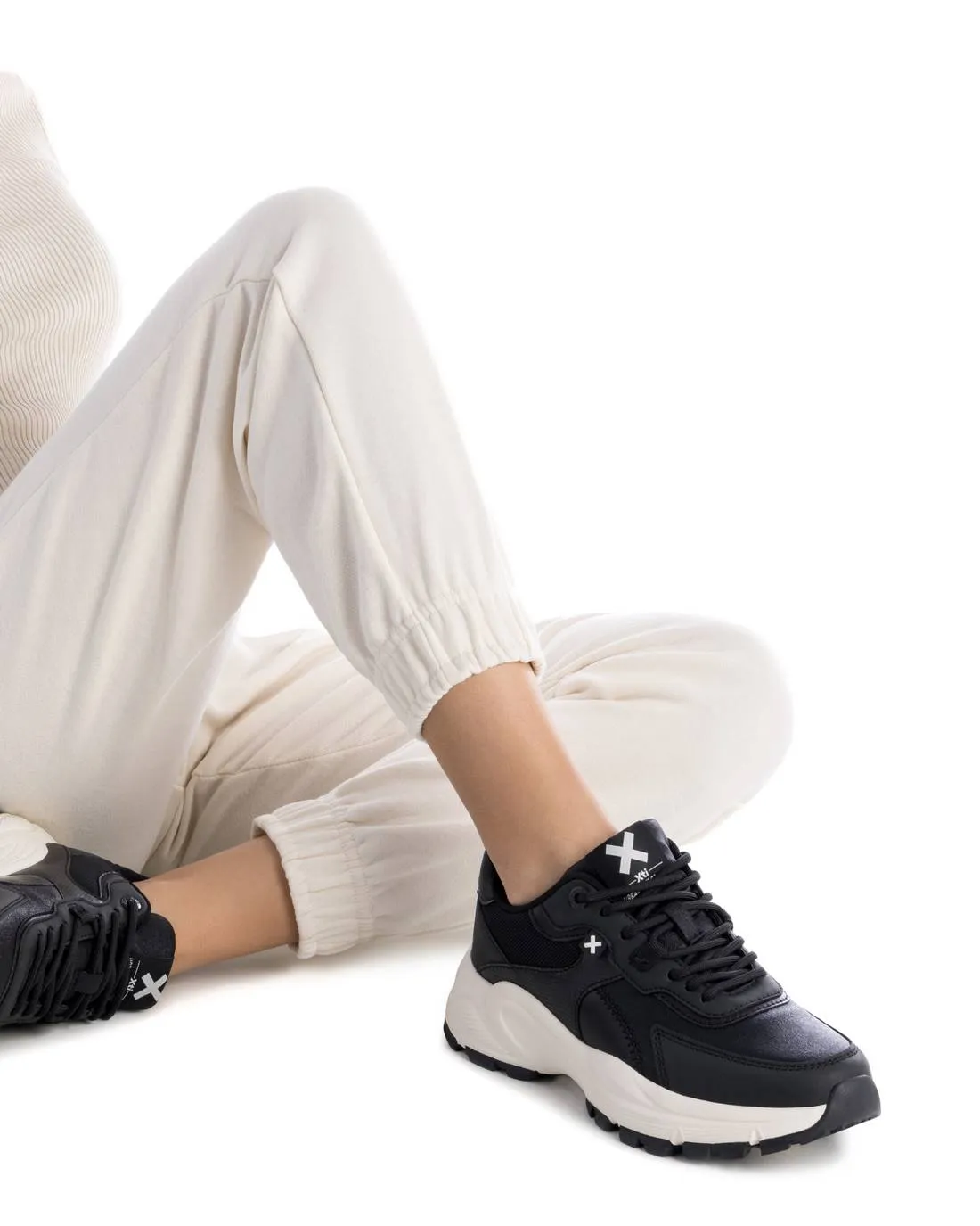 Women's Casual Sneakers By XTI
