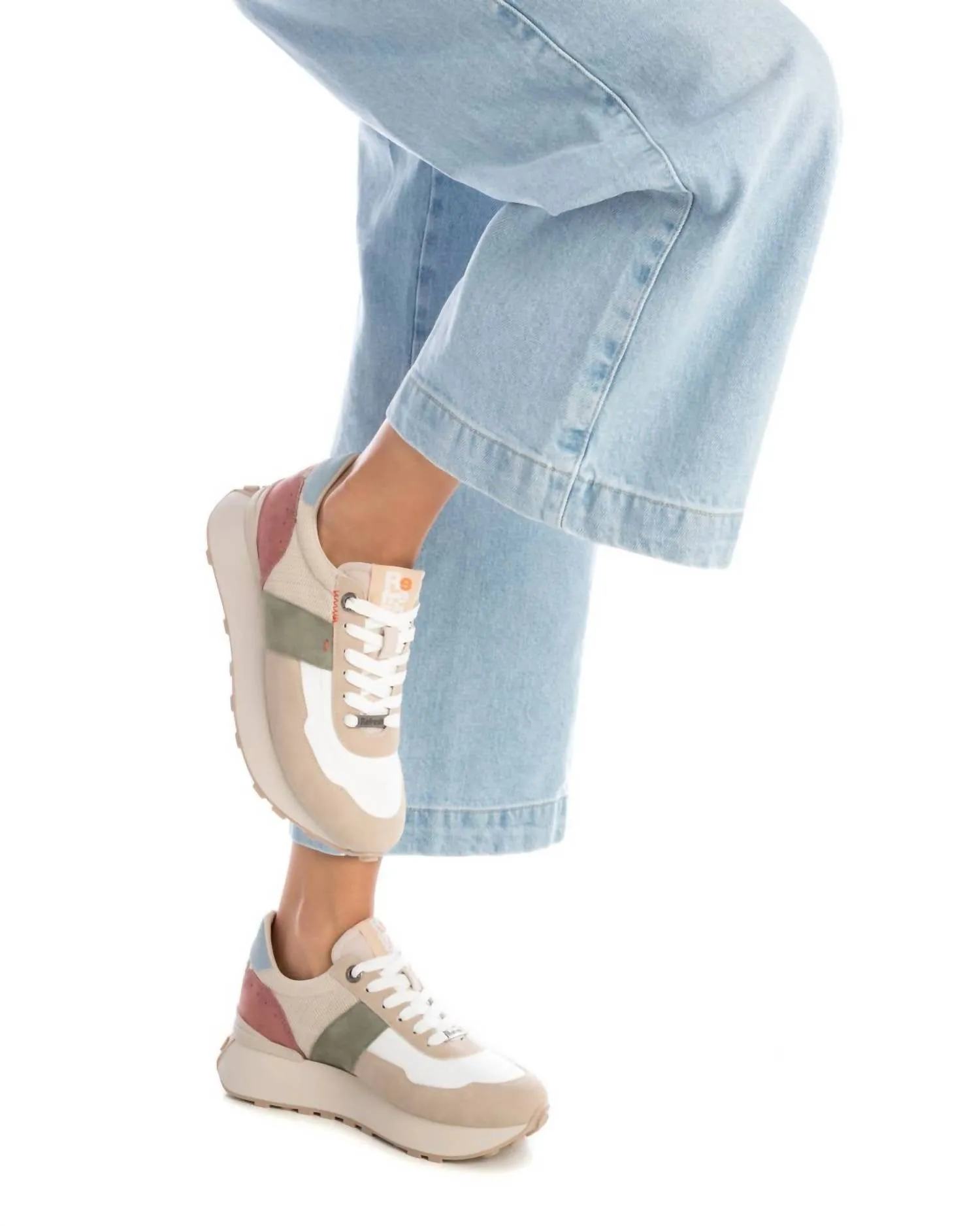Women's Casual Sneakers In Beige