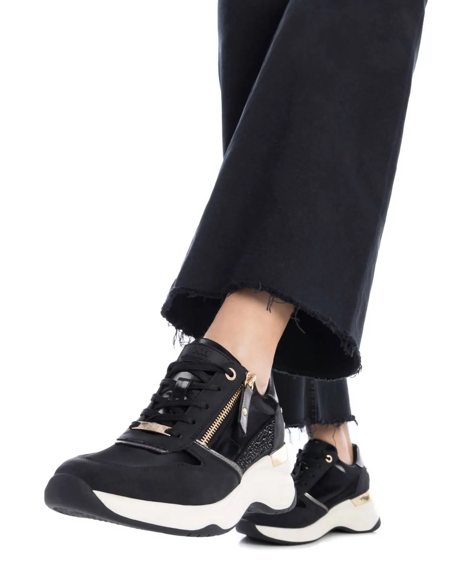 Women's Casual Sneakers In Black
