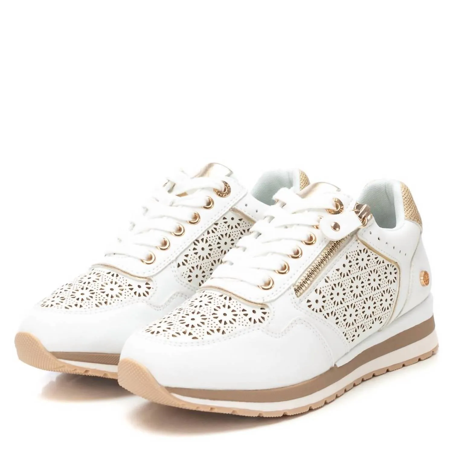 Women's Casual Sneakers In White