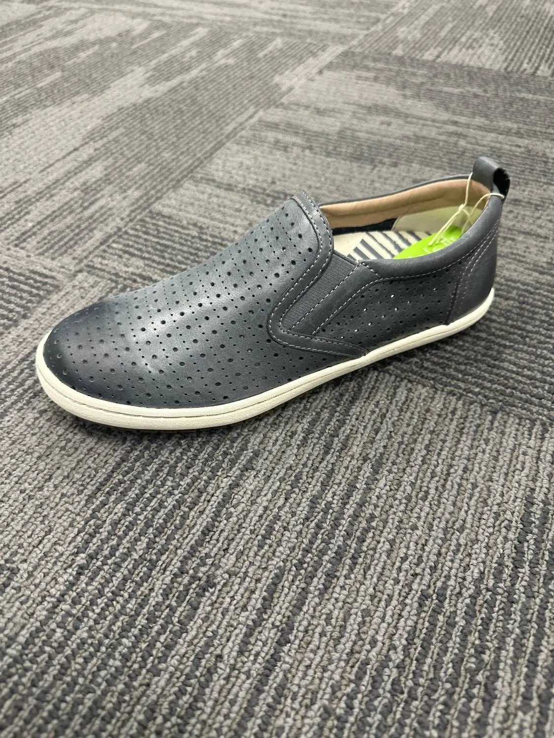 Women's Court Sneaker In Black