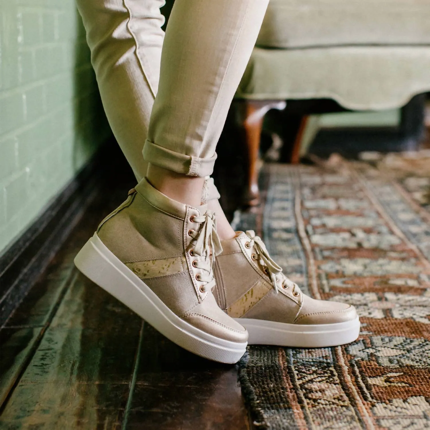 Women's Edisia High Top Sneaker In Brown