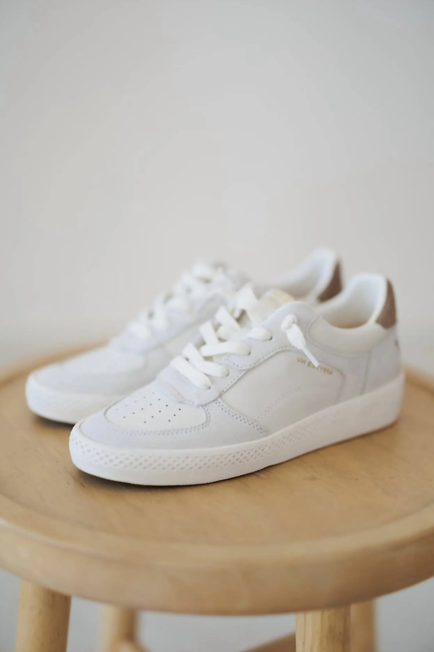 Women's Fast 2 Sneaker In White Multi
