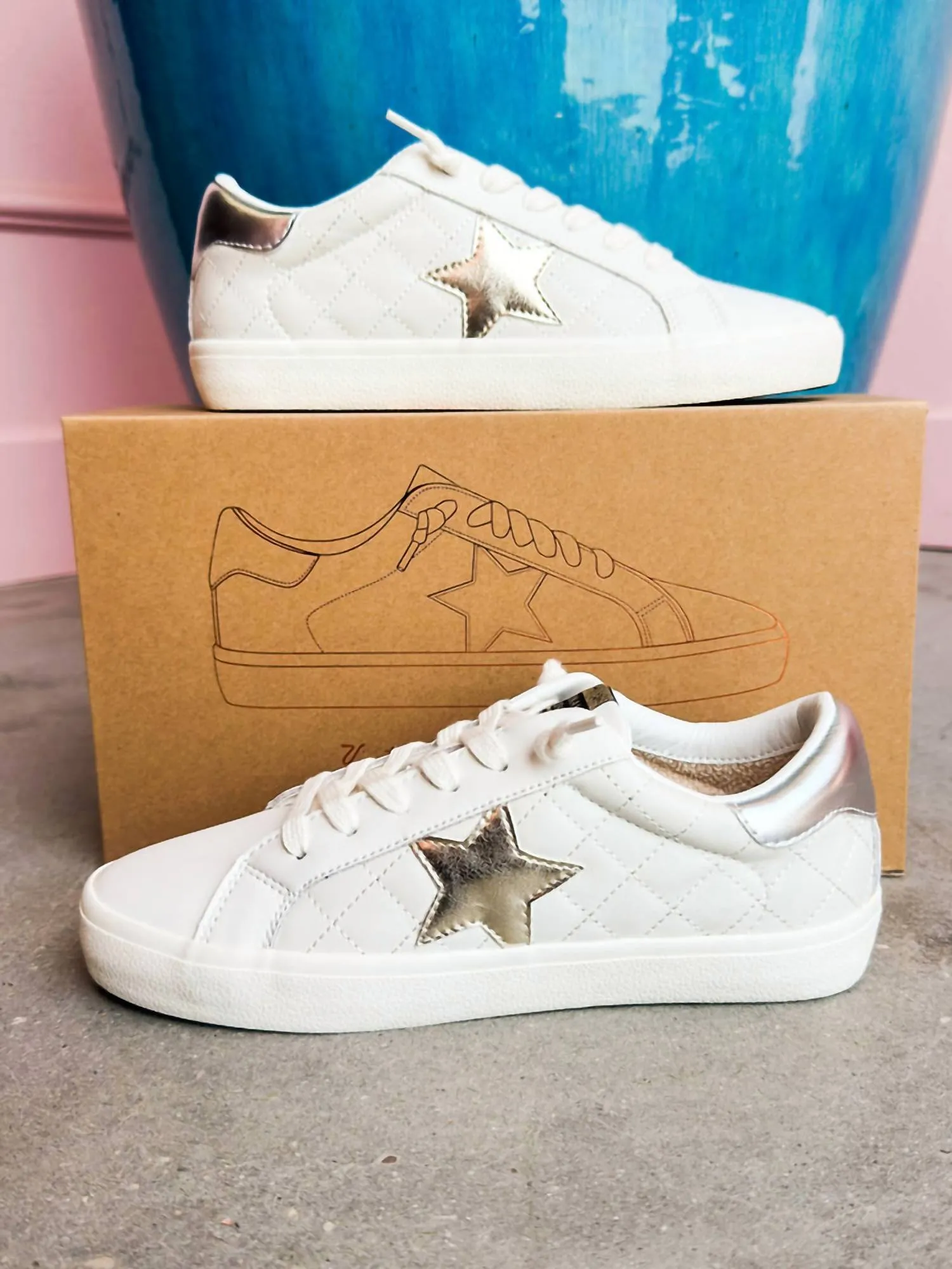 Women's Flair 50 Sneakers In White