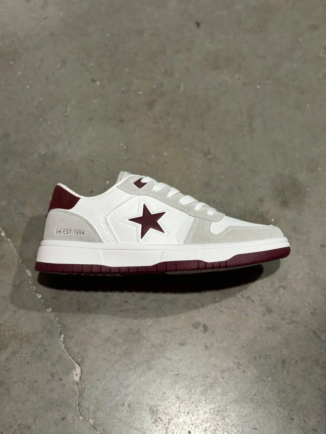 Women's Fresh Pop Sneaker Shoes In White