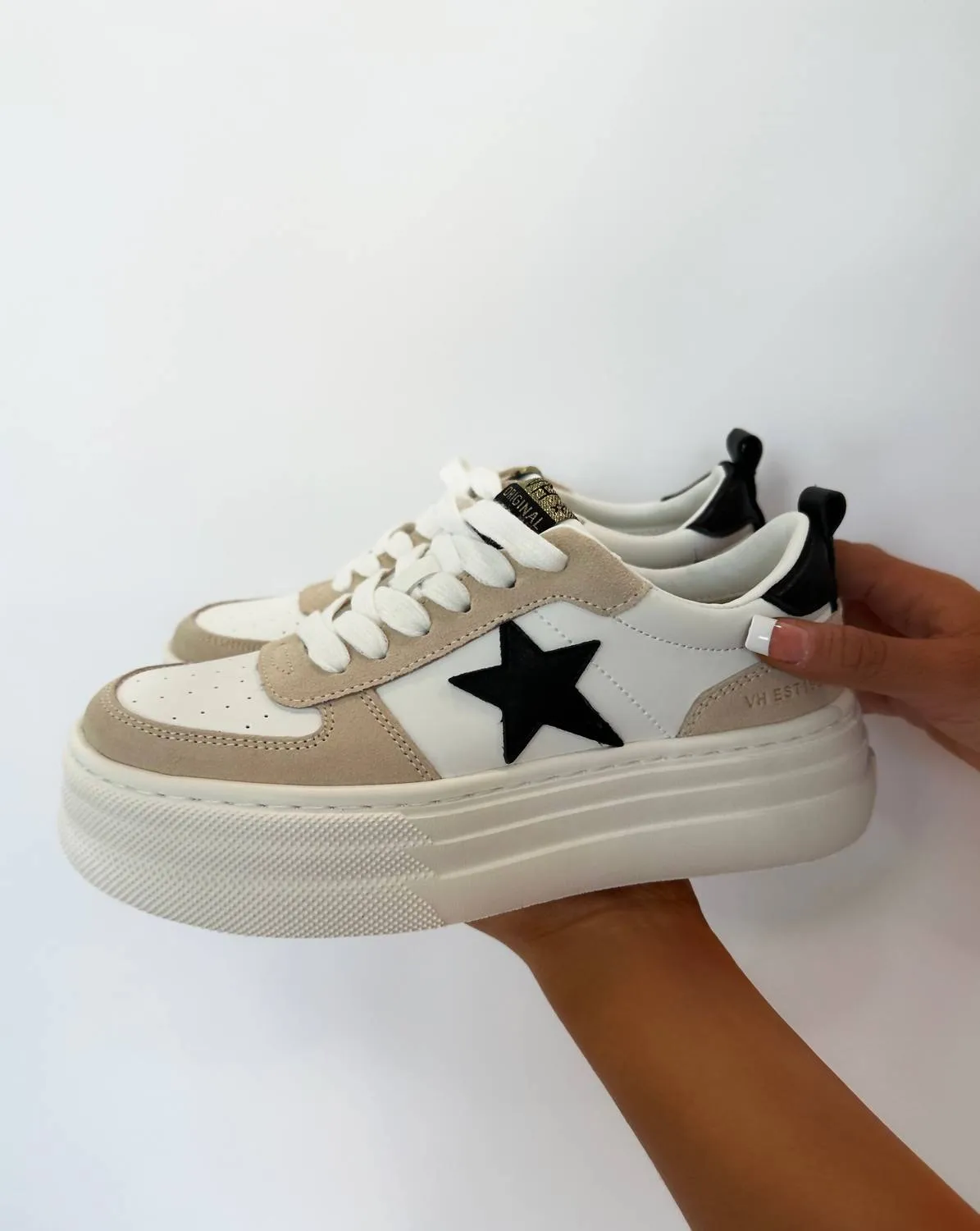 Women's Hunter 2 Platform Sneakers In White