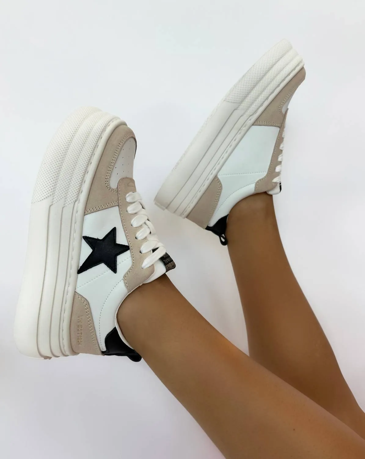 Women's Hunter 2 Platform Sneakers In White