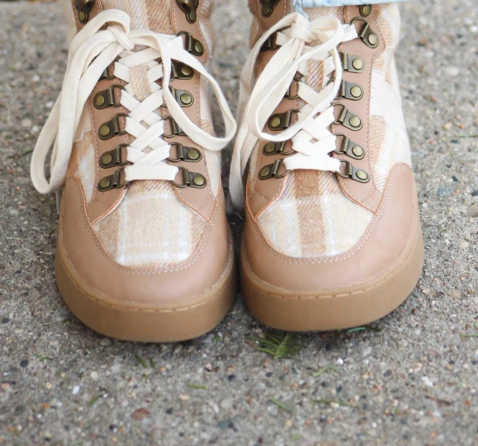 Women's Kaia Plaid Sneaker In Beige