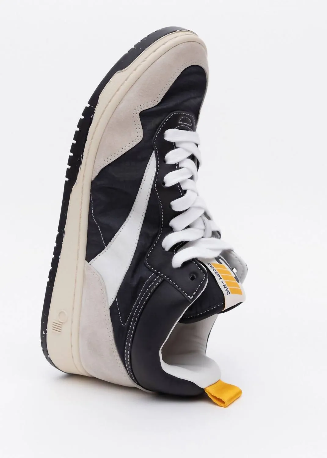 Women's Princeton Sneaker In Black