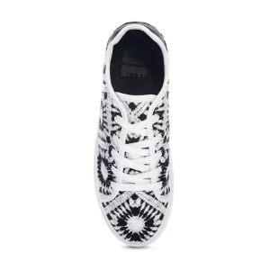Women's Recreation Croche Sneakers In Black/white