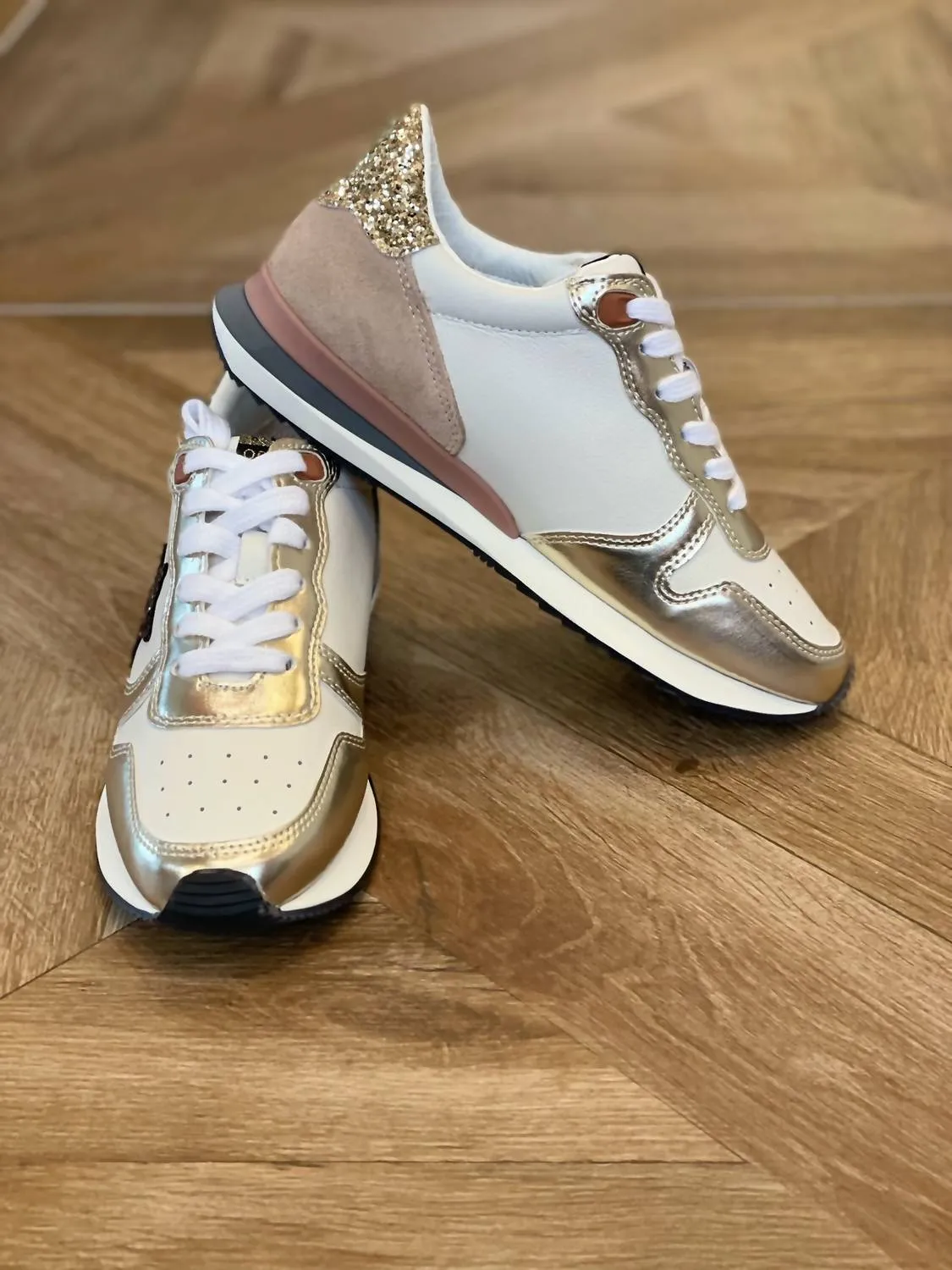 Women's Rock Sneaker In White/brown