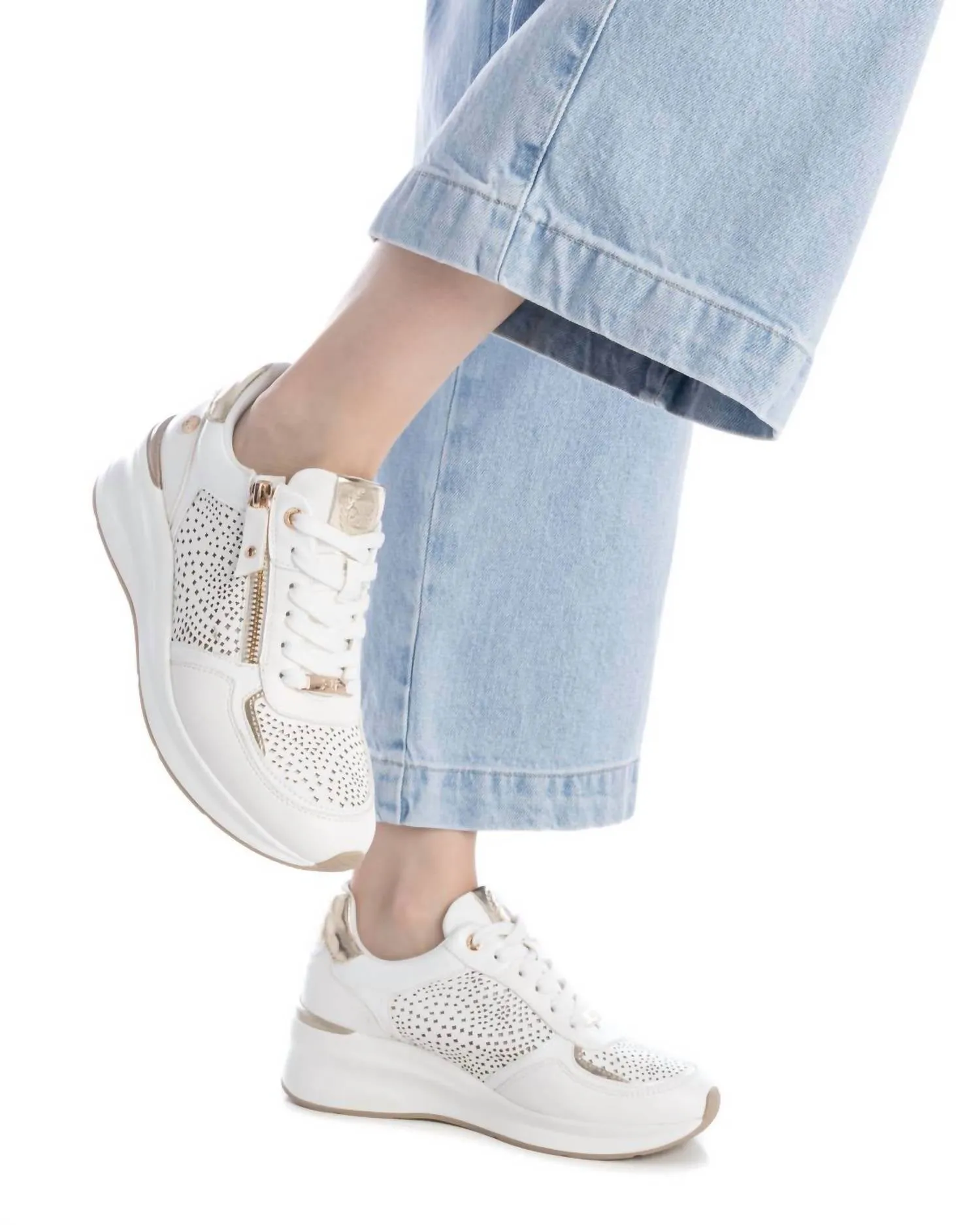 Women's Sneakers In White