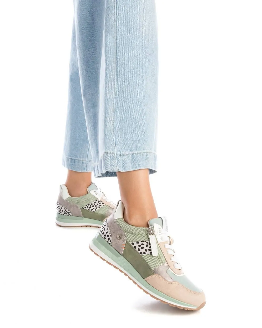 Women's sneakers